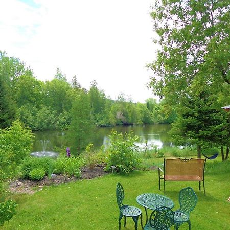 Motel Des Deux Lacs Waterloo Экстерьер фото
