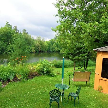 Motel Des Deux Lacs Waterloo Экстерьер фото