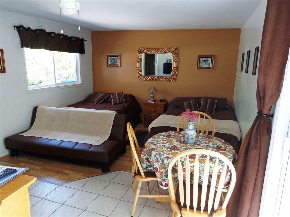 Motel Des Deux Lacs Waterloo Экстерьер фото