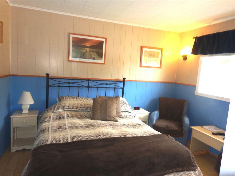 Motel Des Deux Lacs Waterloo Экстерьер фото