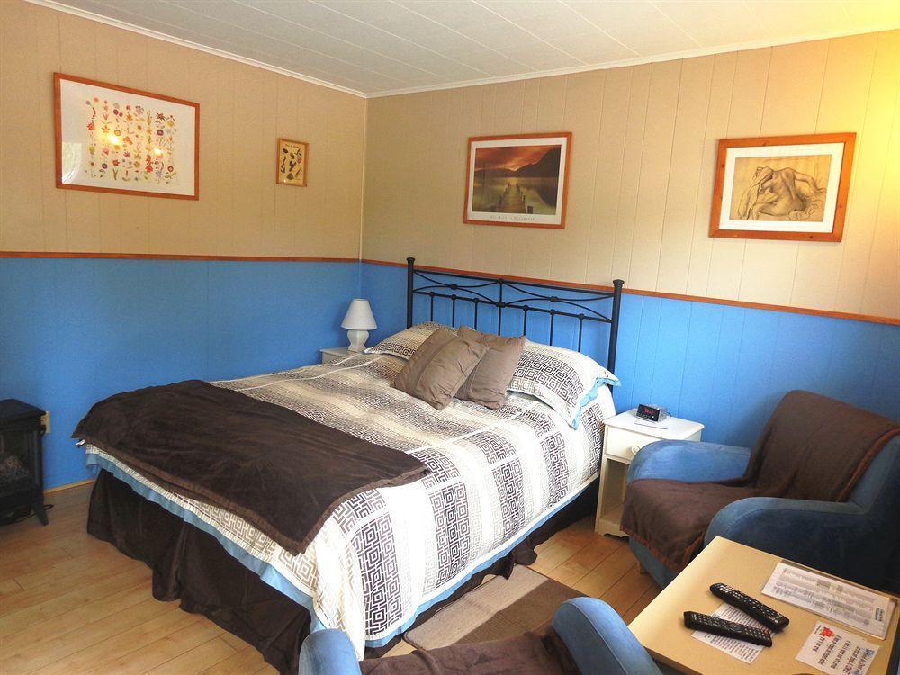 Motel Des Deux Lacs Waterloo Экстерьер фото