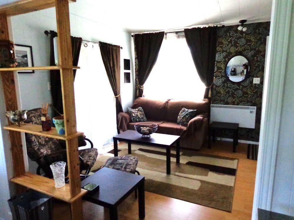 Motel Des Deux Lacs Waterloo Экстерьер фото