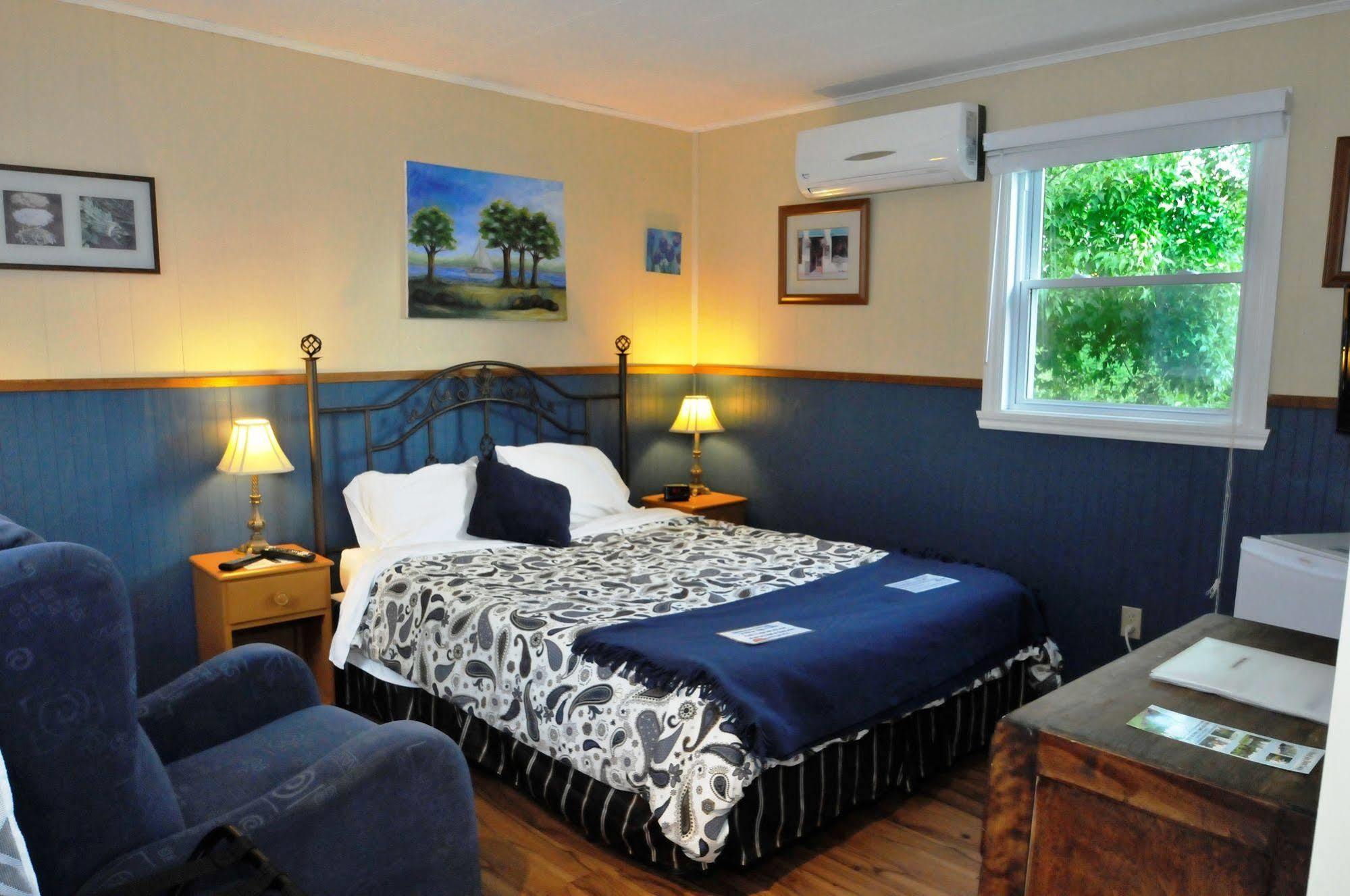Motel Des Deux Lacs Waterloo Экстерьер фото