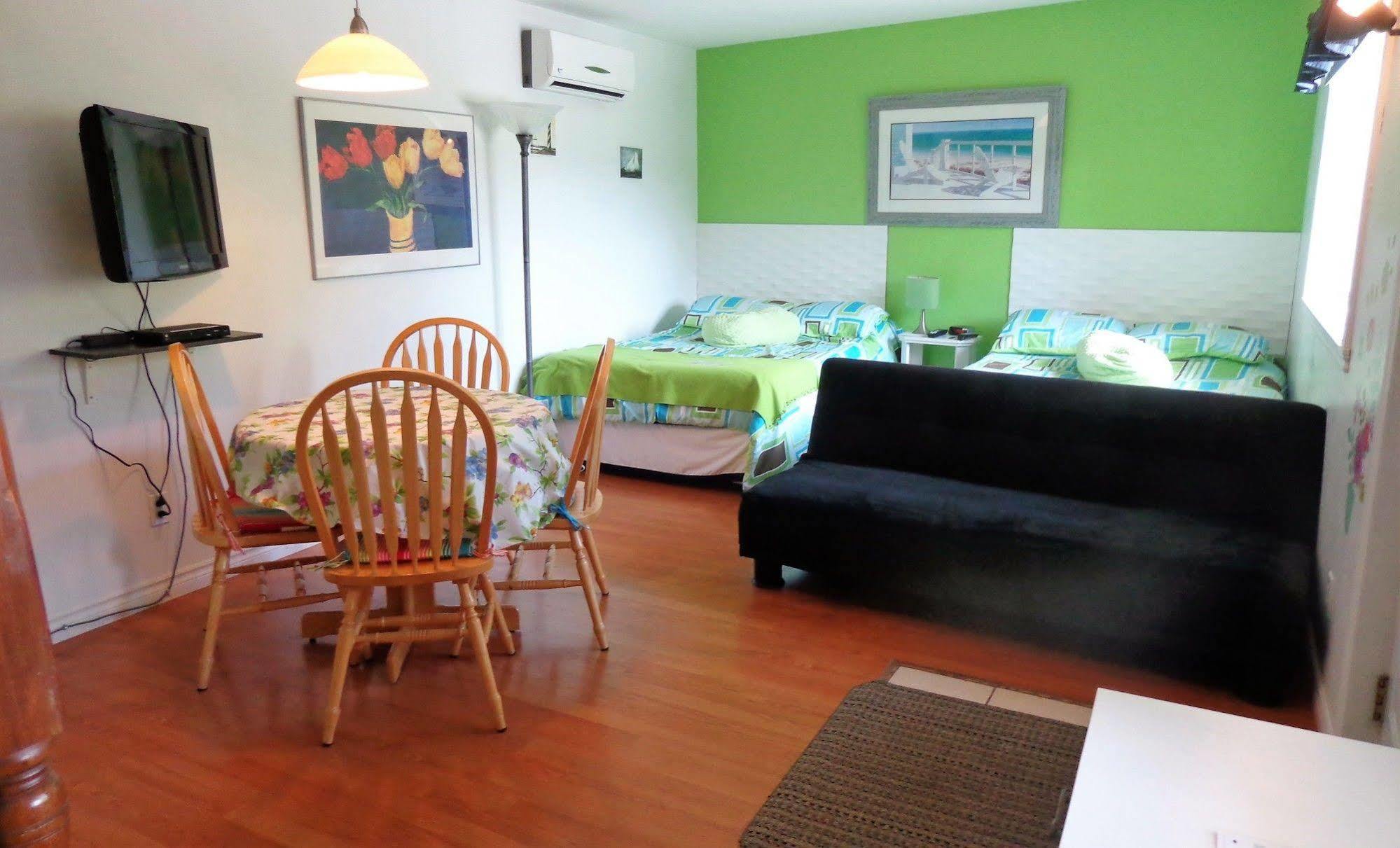 Motel Des Deux Lacs Waterloo Экстерьер фото