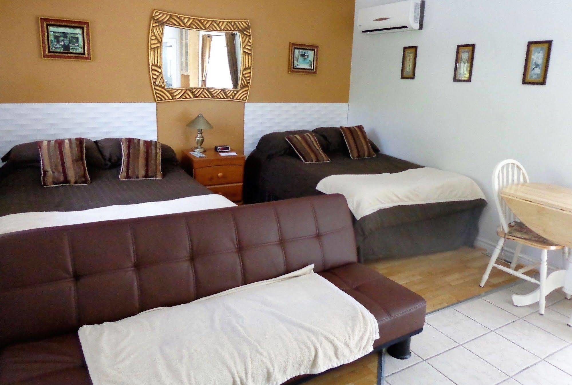 Motel Des Deux Lacs Waterloo Экстерьер фото