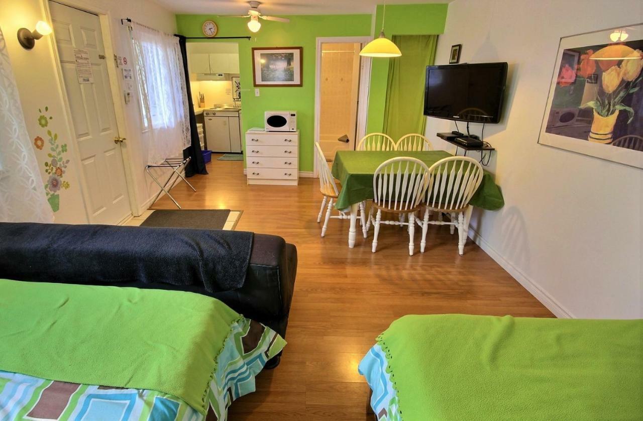 Motel Des Deux Lacs Waterloo Номер фото