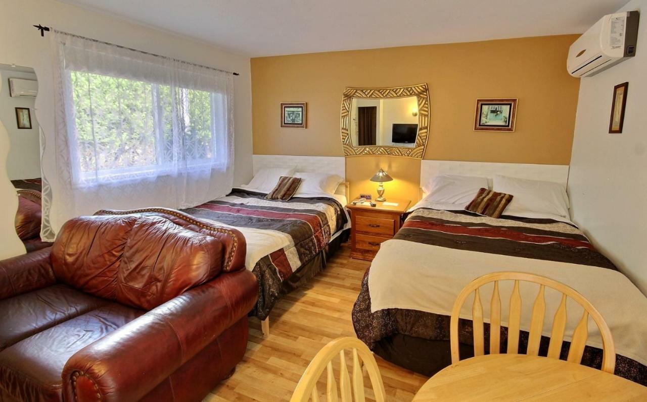 Motel Des Deux Lacs Waterloo Экстерьер фото