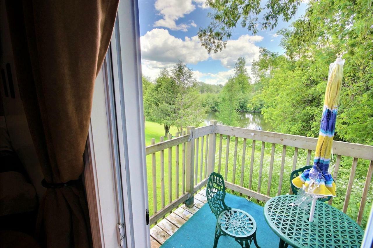 Motel Des Deux Lacs Waterloo Экстерьер фото